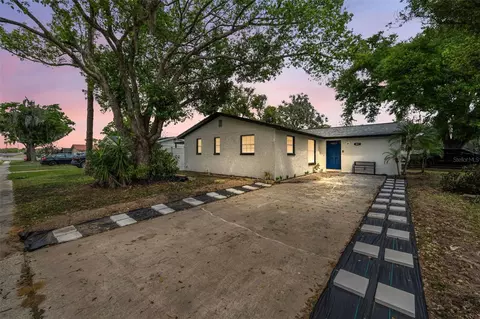 801 Walnut Dr, Seffner, FL 33584