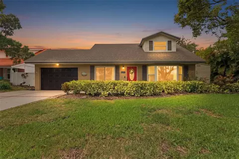 8230 128th St, Seminole, FL 33776