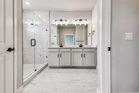 Bath - 11706 Full Moon Loop, Parrish, FL 34219 photo 1 of 6