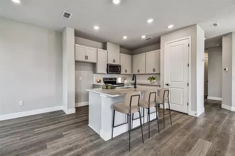 Kitchen - 11706 Full Moon Loop, Parrish, FL 34219 photo 3 of 6