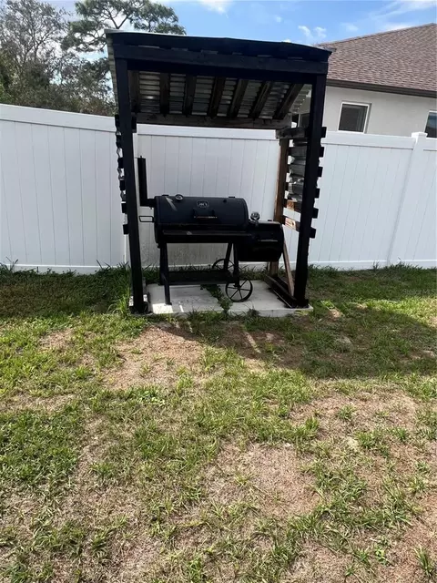 Exterior - 14040 Gregory St, Spring Hill, FL 34609 photo 4 of 5