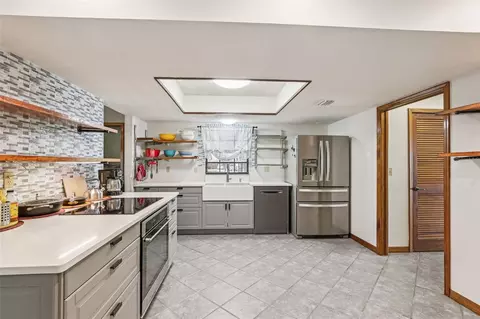 Kitchen - 7004 Dusty Rd, Riverview, FL 33569 photo 2 of 3