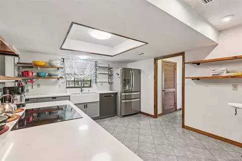 Kitchen - 7004 Dusty Rd, Riverview, FL 33569 photo 3 of 3