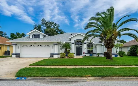 9105 Robin Nest Dr, Hudson, FL 34669