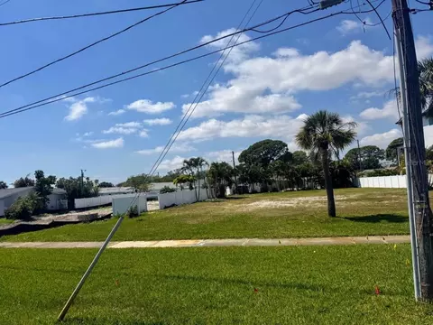 6046 Bayou Grande Blvd NE, Saint Petersburg, FL 33703