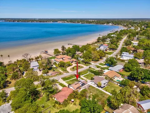 507 Shore Dr E, Oldsmar, FL 34677