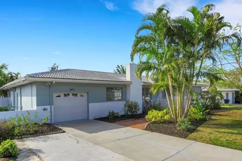 7912 Garden Dr N, Saint Petersburg, FL 33710