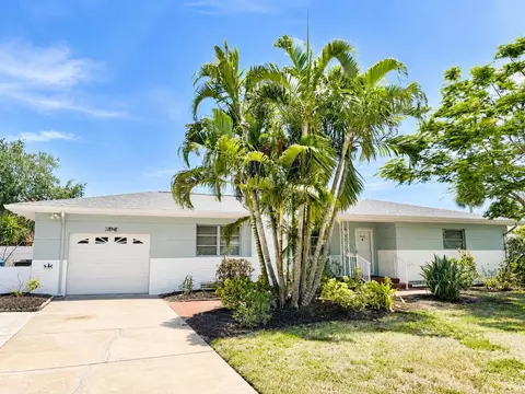 7912 Garden Dr N, Saint Petersburg, FL 33710