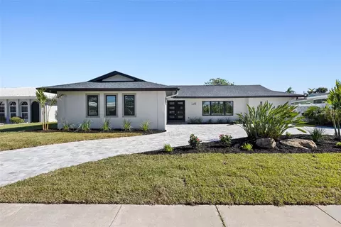 475 Island Way, Clearwater Beach, FL 33767