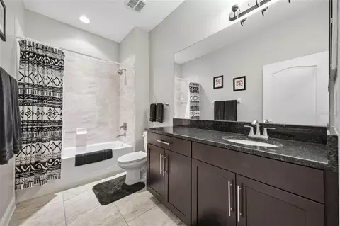 Bath - 15815 31st St E, Parrish, FL 34219 photo 8 of 10