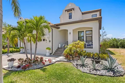 916 Seagrape Dr, Ruskin, FL 33570
