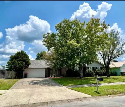 6909 Ross Dr, Panama City, FL 32404