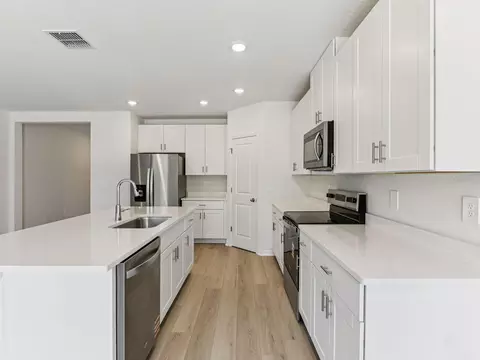 Kitchen - 7637 Satterfield Ter, Parrish, FL 34219 photo 1 of 4