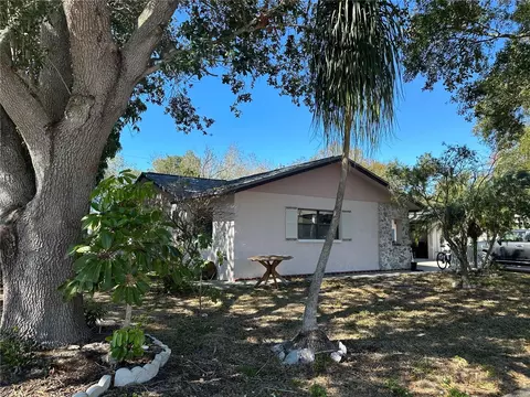 719 Charlotte Ave, Tarpon Springs, FL 34689