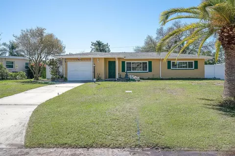 2214 Duncan Dr, Belleair Bluffs, FL 33770