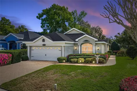 12410 Woodlands Cir, Dade City, FL 33525