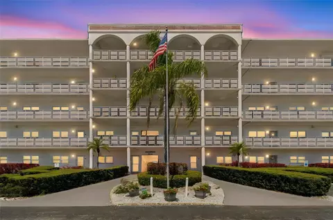 5501 80th St N #102, Saint Petersburg, FL 33709
