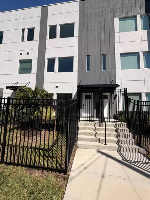 560 Dr Martin Luther King Jr St S, Saint Petersburg, FL 33701