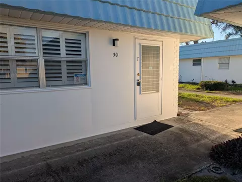 1801 Bedford Ln #30, Sun City Center, FL 33573