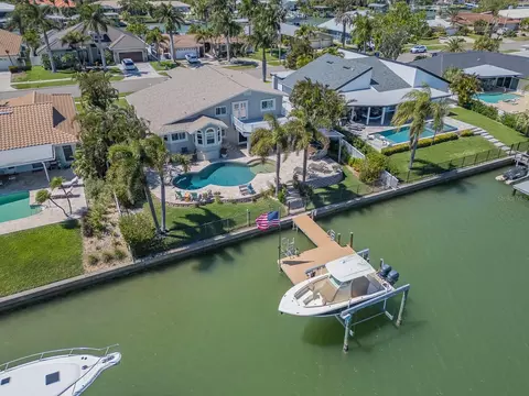 707 Snug Is, Clearwater Beach, FL 33767