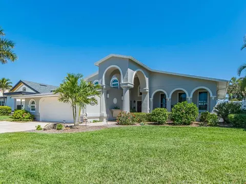 707 Snug Is, Clearwater Beach, FL 33767