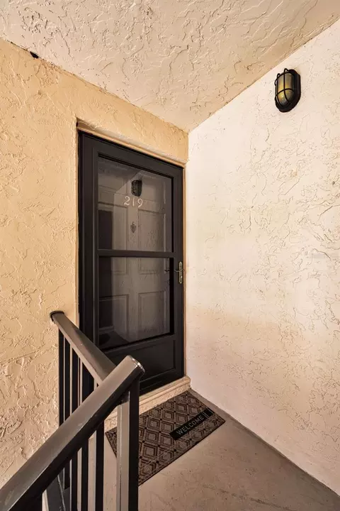 219 Elmwood Cir #219, Seminole, FL 33777