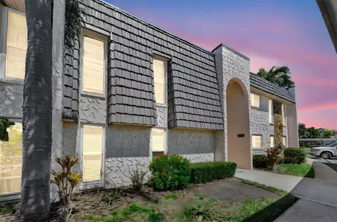 219 Elmwood Cir #219, Seminole, FL 33777