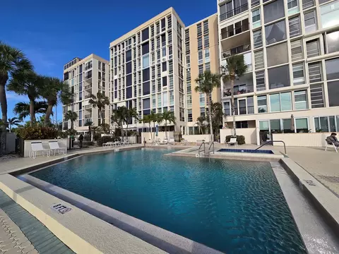 7400 Sun Island Dr S #111, South Pasadena, FL 33707
