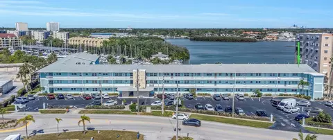 1819 Shore Dr S #318, South Pasadena, FL 33707