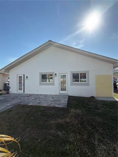 700 180th Ave E, Redington Shores, FL 33708