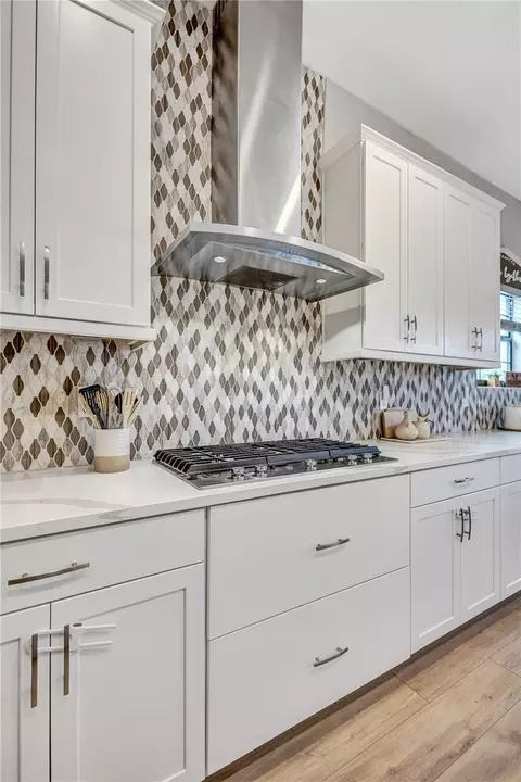 Kitchen - 4593 Shoreleaf Loop, Valrico, FL 33596 photo 3 of 4