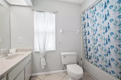Bath - 7403 Providence Rd, Riverview, FL 33578 photo 2 of 3