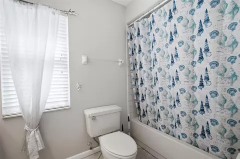 Bath - 7403 Providence Rd, Riverview, FL 33578 photo 1 of 3