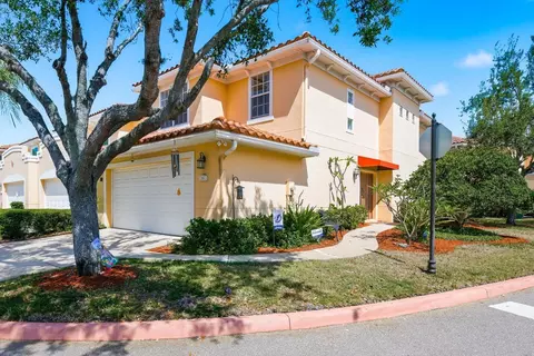 208 Valencia Cir, Saint Petersburg, FL 33716