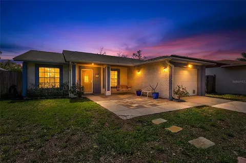 1735 Lakeview Village Dr, Brandon, FL 33510