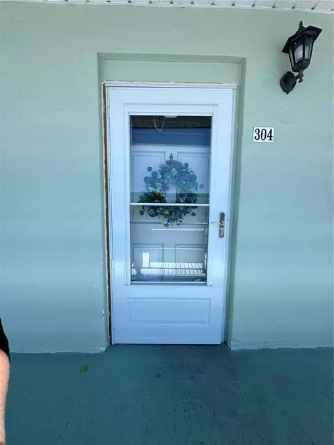 5935 30th Ave S #304, Gulfport, FL 33707