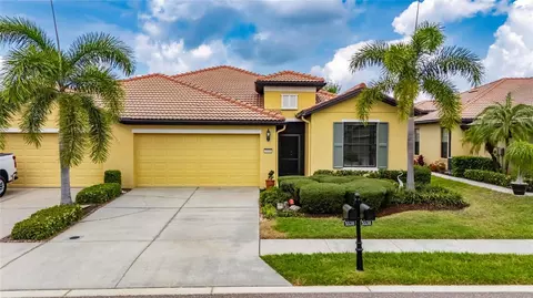 5538 Sunset Falls Dr, Apollo Beach, FL 33572