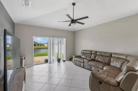 Living - 3416 Mallard Pond Blvd, Saint Cloud, FL 34772 photo 5 of 6