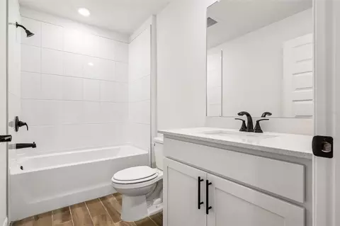 Bath - 3810 Orange Forest Ln, Bartow, FL 33830 photo 2 of 4