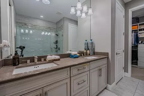 Bath - 11716 Wrought Pine Loop, Riverview, FL 33569 photo 1 of 4