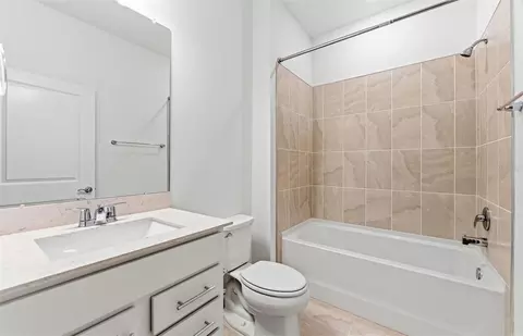 Bath - 6607 Asbury Barnes Ln, Wesley Chapel, FL 33545 photo 2 of 2