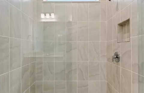 Bath - 6607 Asbury Barnes Ln, Wesley Chapel, FL 33545 photo 1 of 2