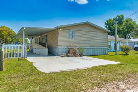 14926 Douglas St, Dade City, FL 33525
