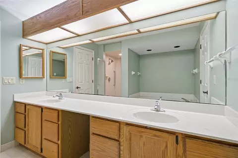Bath - 6068 W Douneray Loop, Crystal River, FL 34429 photo 1 of 4