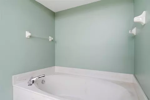 Bath - 6068 W Douneray Loop, Crystal River, FL 34429 photo 3 of 4