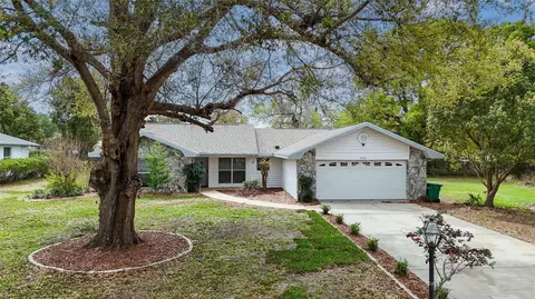 6068 W Douneray Loop, Crystal River, FL 34429