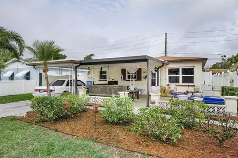 5769 Dartmouth Ave N, Saint Petersburg, FL 33710