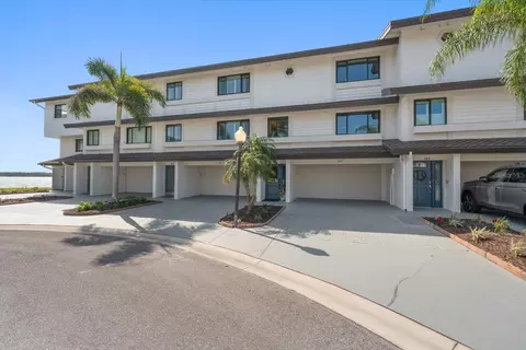 165 Marina Del Rey Ct, Clearwater Beach, FL 33767