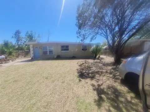 8828 91st Ter, Seminole, FL 33777