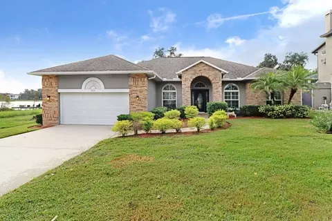 Exterior - 703 Covington Ct, Seffner, FL 33584 photo 4 of 12